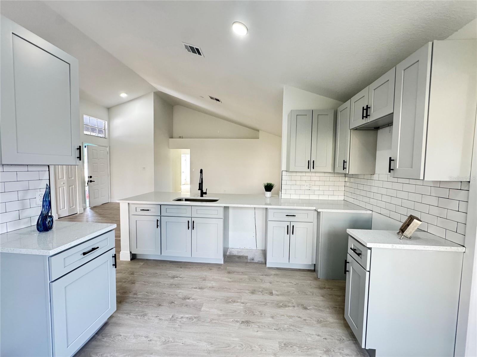 7450 CROOKED LAKE CIR, ORLANDO, FL, 32818
