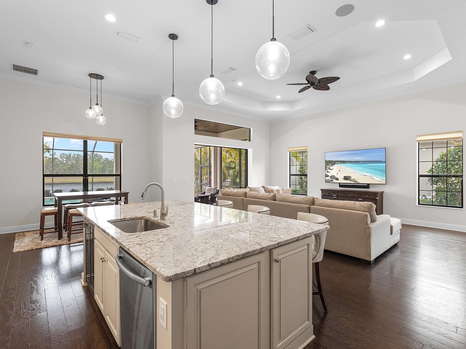 7220 WHITTLEBURY TRL, LAKEWOOD RANCH, FL, 34202
