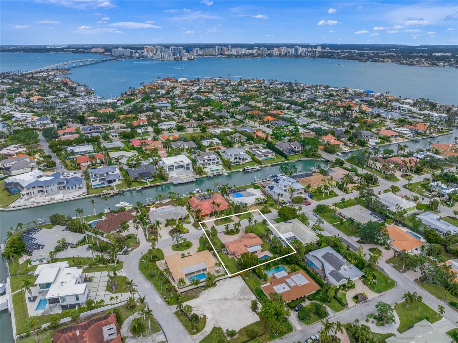 523 N SPOONBILL DR, SARASOTA, FL, 34236