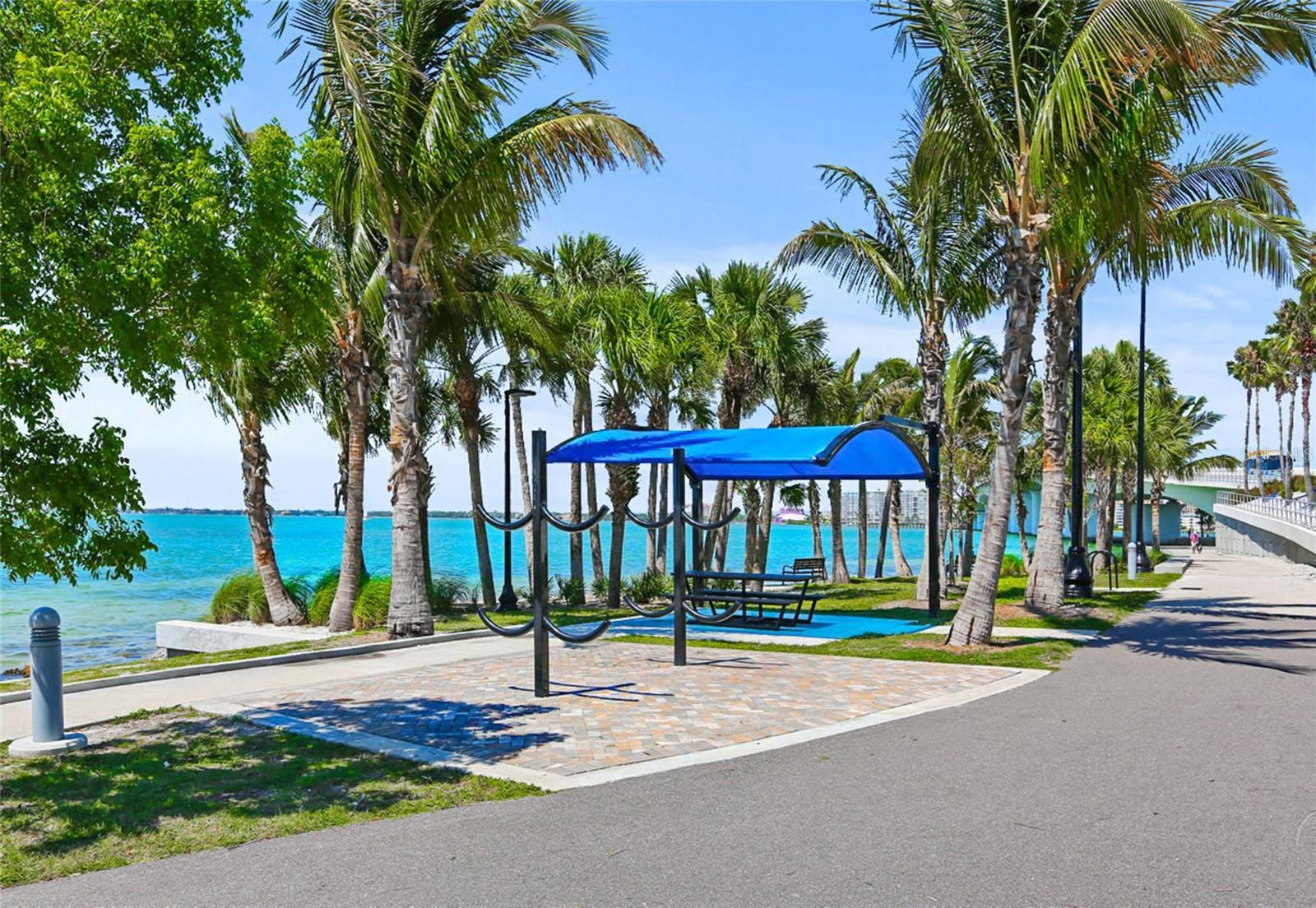 523 N SPOONBILL DR, SARASOTA, FL, 34236