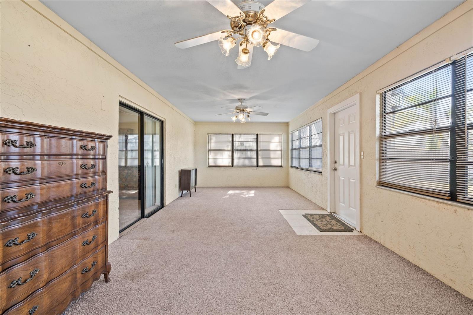 9422 BELLHAVEN ST, TEMPLE TERRACE, FL, 33637