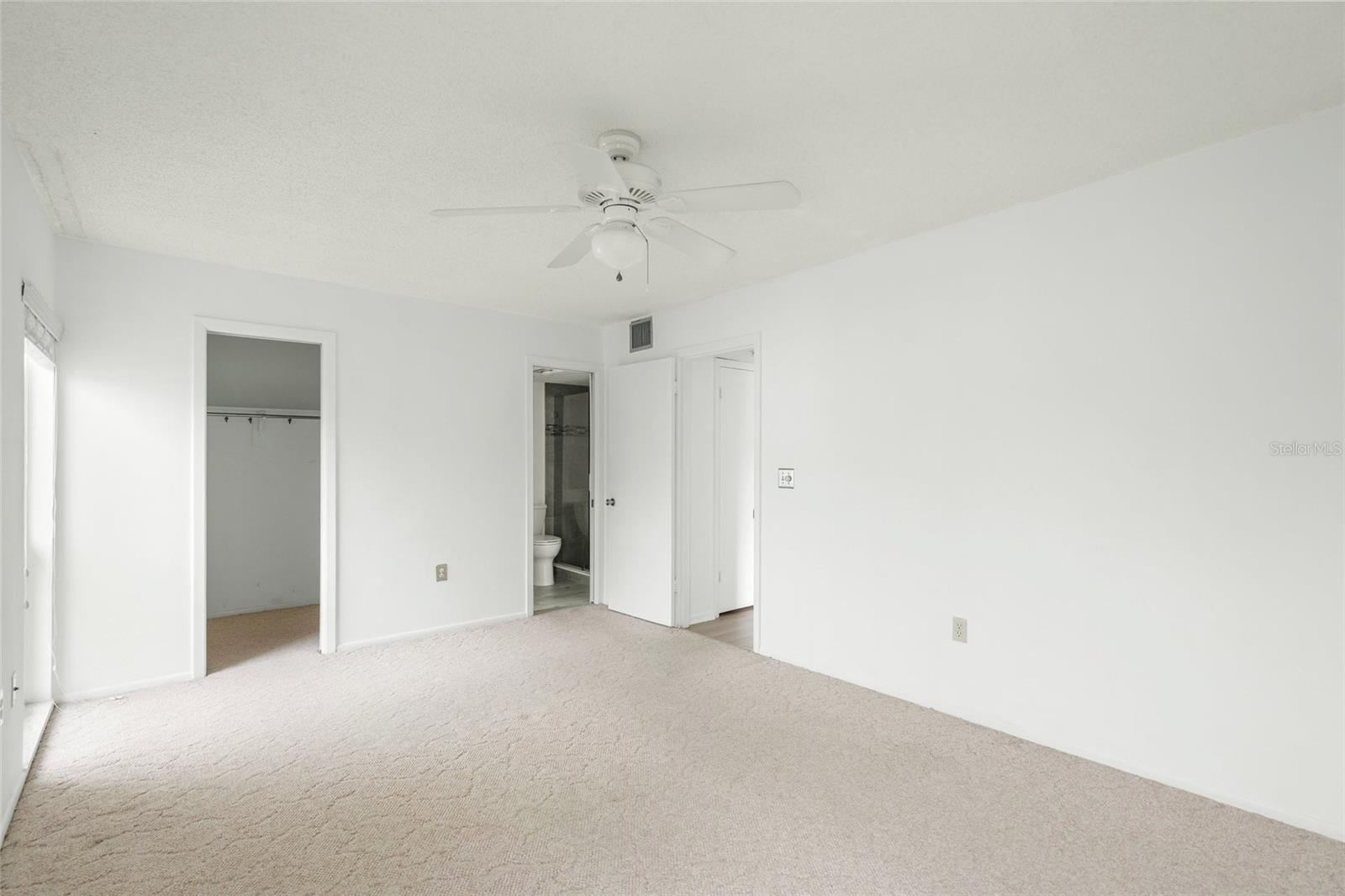 7304 W COUNTRY CLUB DR N #213, SARASOTA, FL, 34243