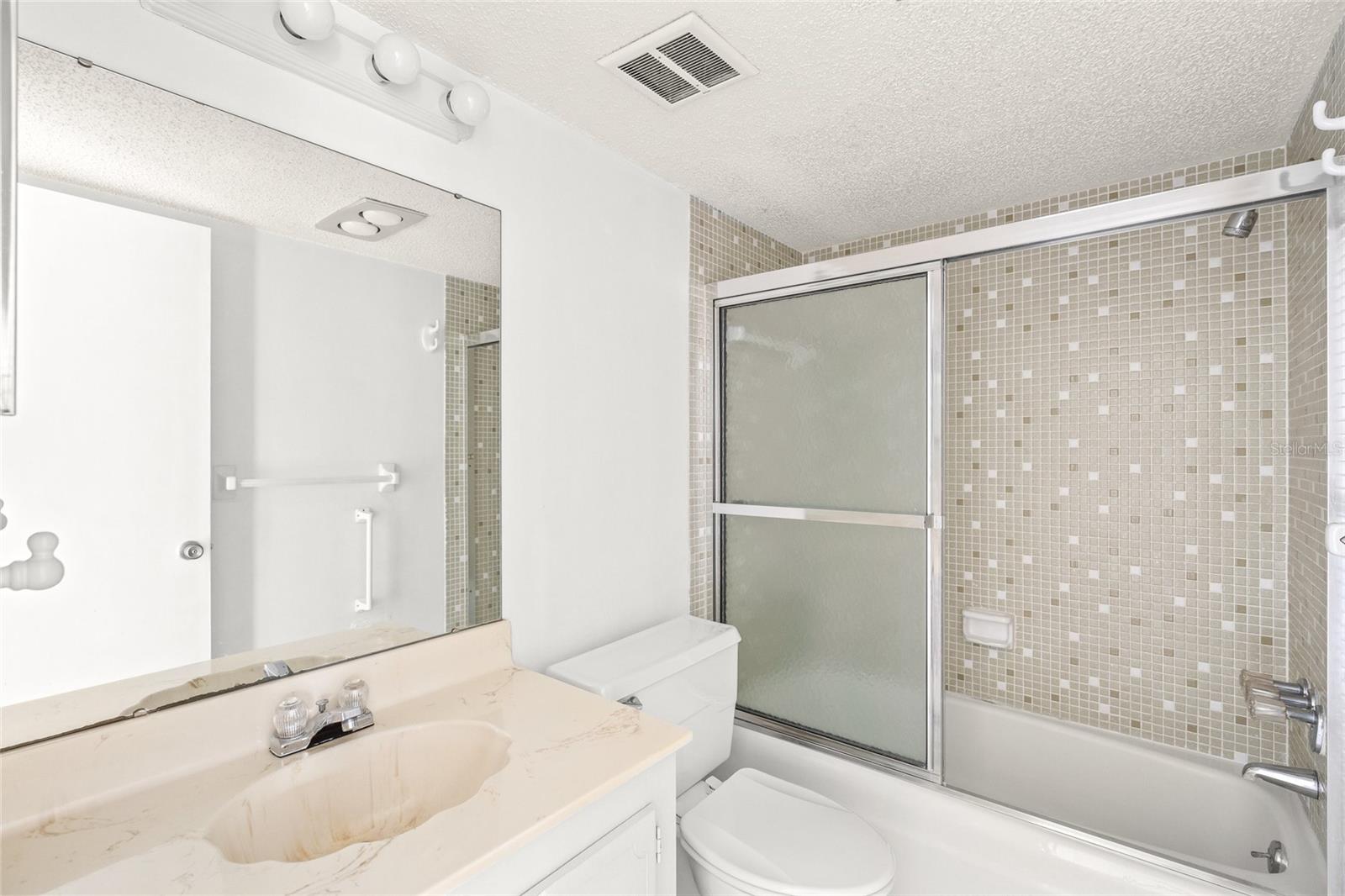 7304 W COUNTRY CLUB DR N #213, SARASOTA, FL, 34243