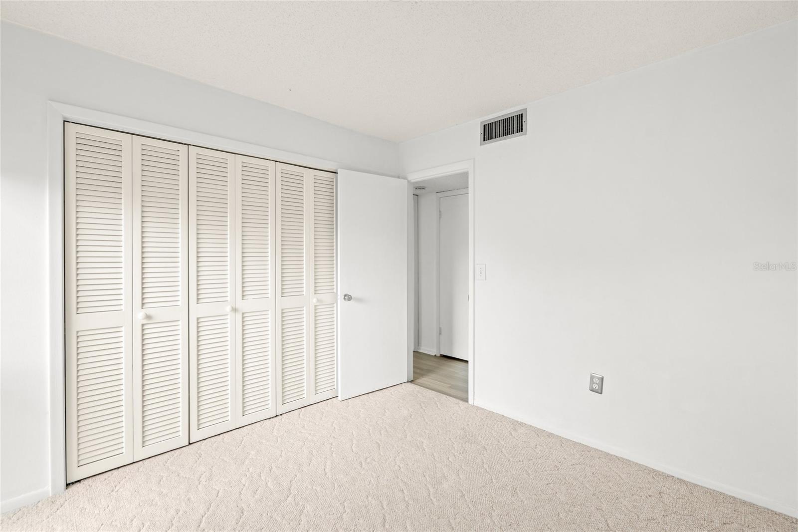 7304 W COUNTRY CLUB DR N #213, SARASOTA, FL, 34243
