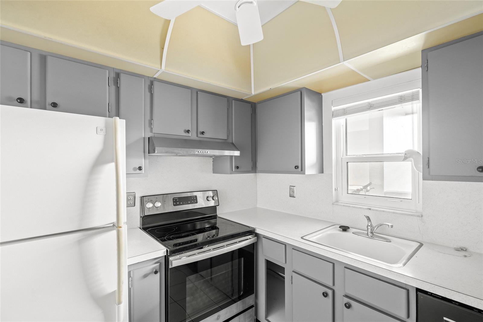 7304 W COUNTRY CLUB DR N #213, SARASOTA, FL, 34243