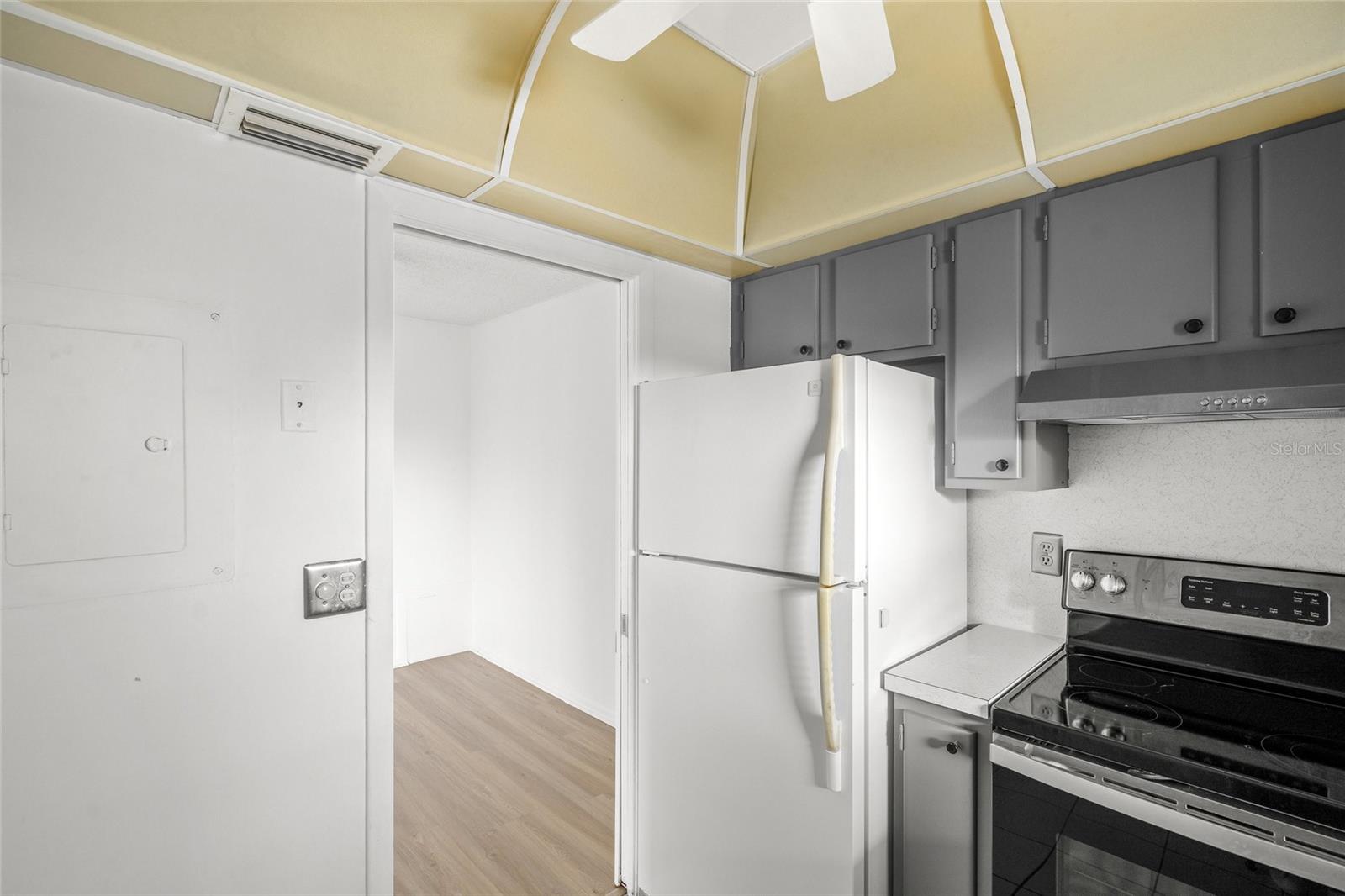 7304 W COUNTRY CLUB DR N #213, SARASOTA, FL, 34243