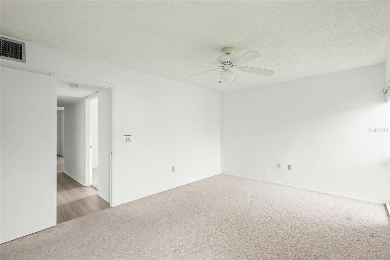 7304 W COUNTRY CLUB DR N #213, SARASOTA, FL, 34243