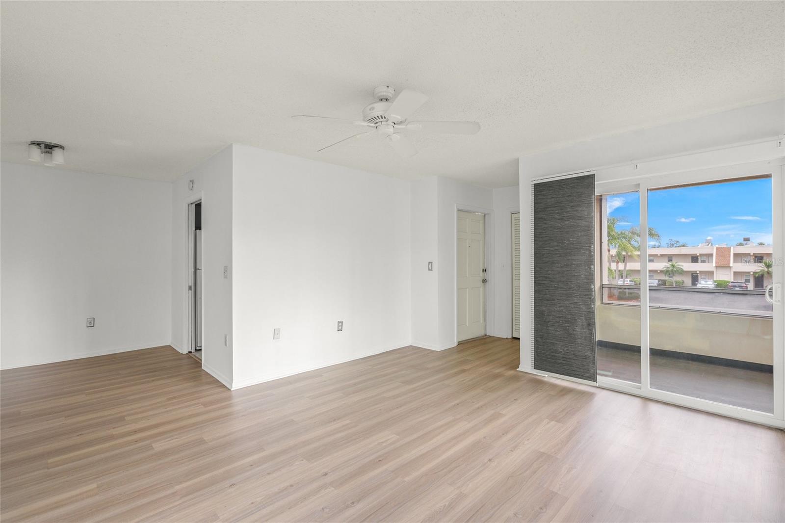 7304 W COUNTRY CLUB DR N #213, SARASOTA, FL, 34243
