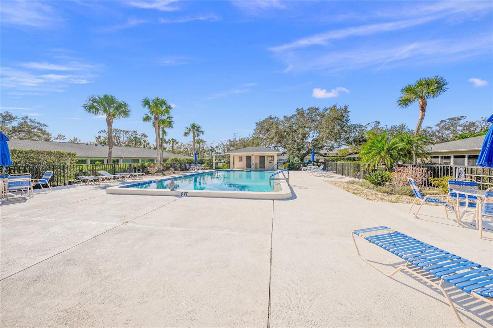7304 W COUNTRY CLUB DR N #213, SARASOTA, FL, 34243