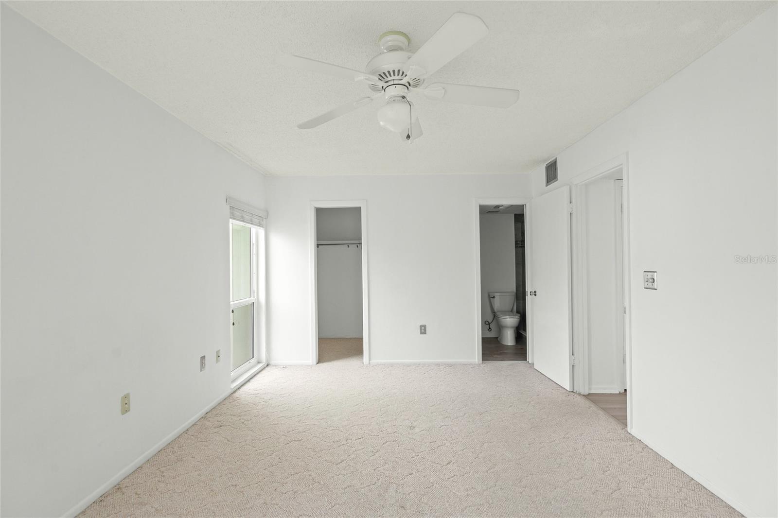 7304 W COUNTRY CLUB DR N #213, SARASOTA, FL, 34243