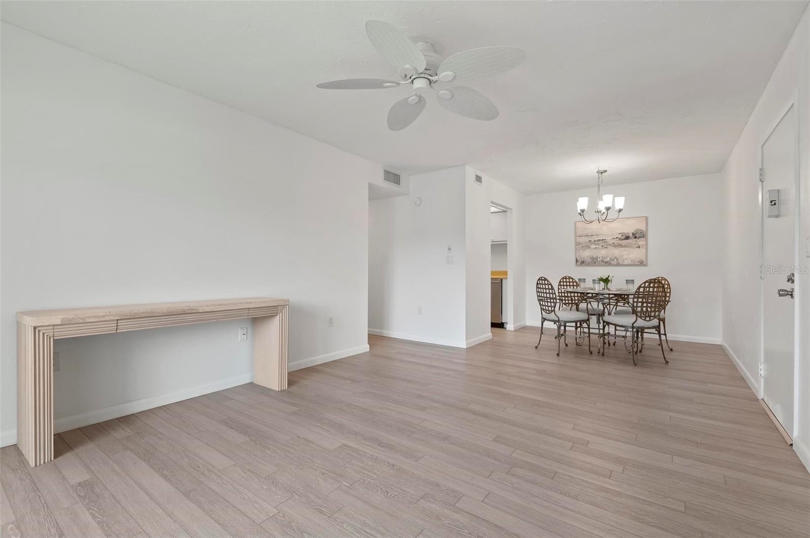 3201 BENEVA RD #204, SARASOTA, FL, 34232