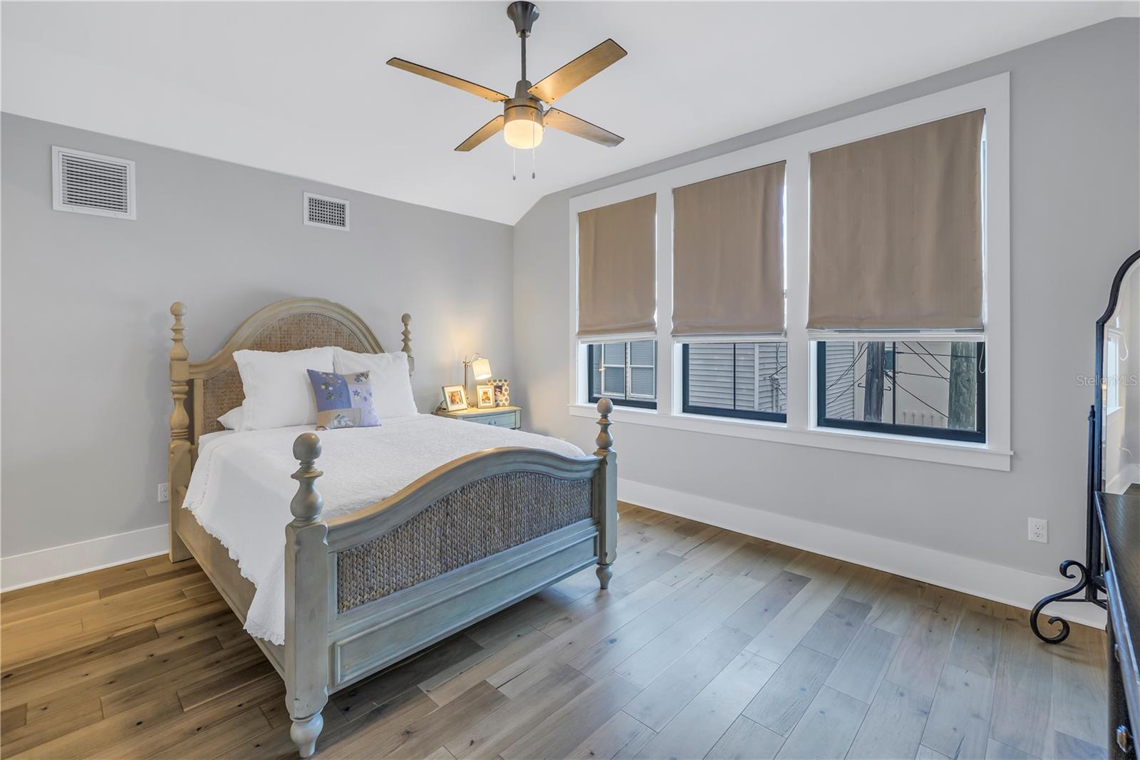 1334 17TH TER N, ST PETERSBURG, FL, 33704