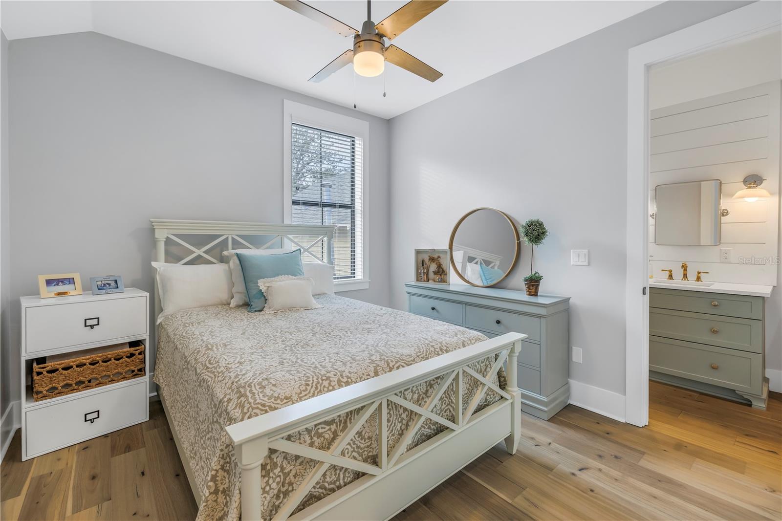 1334 17TH TER N, ST PETERSBURG, FL, 33704