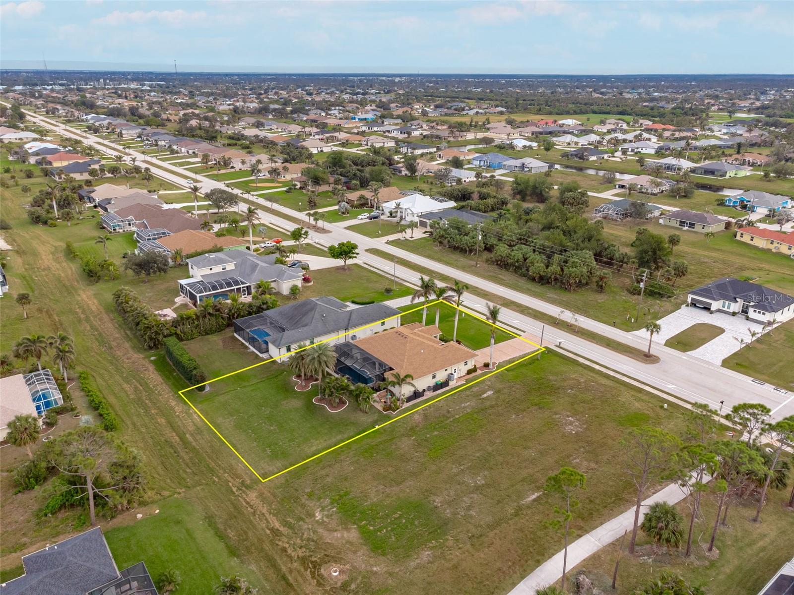 185 ROTONDA BLVD E, ROTONDA WEST, FL, 33947