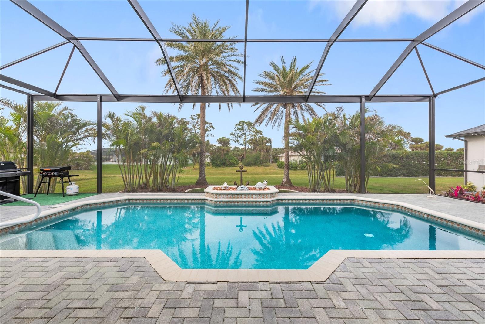 185 ROTONDA BLVD E, ROTONDA WEST, FL, 33947