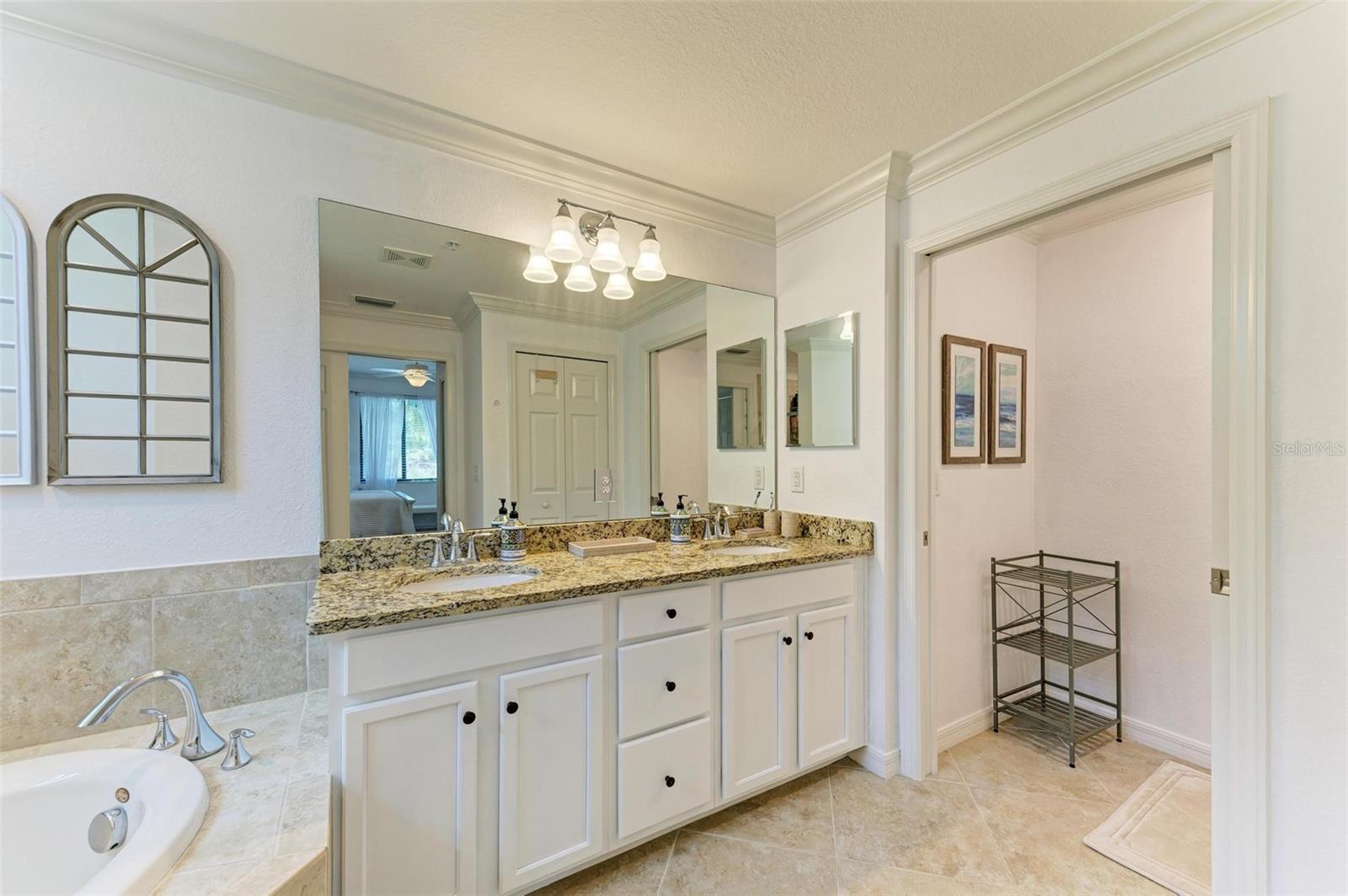 5538 PALMER CIR #106, BRADENTON, FL, 34211