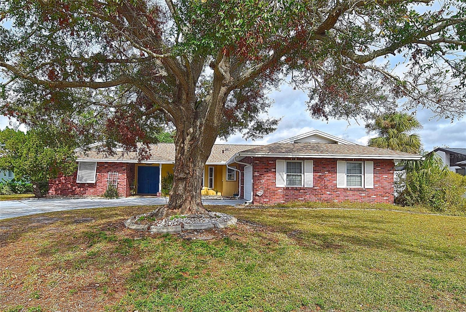 1864 MID OCEAN CIR, SARASOTA, FL, 34239