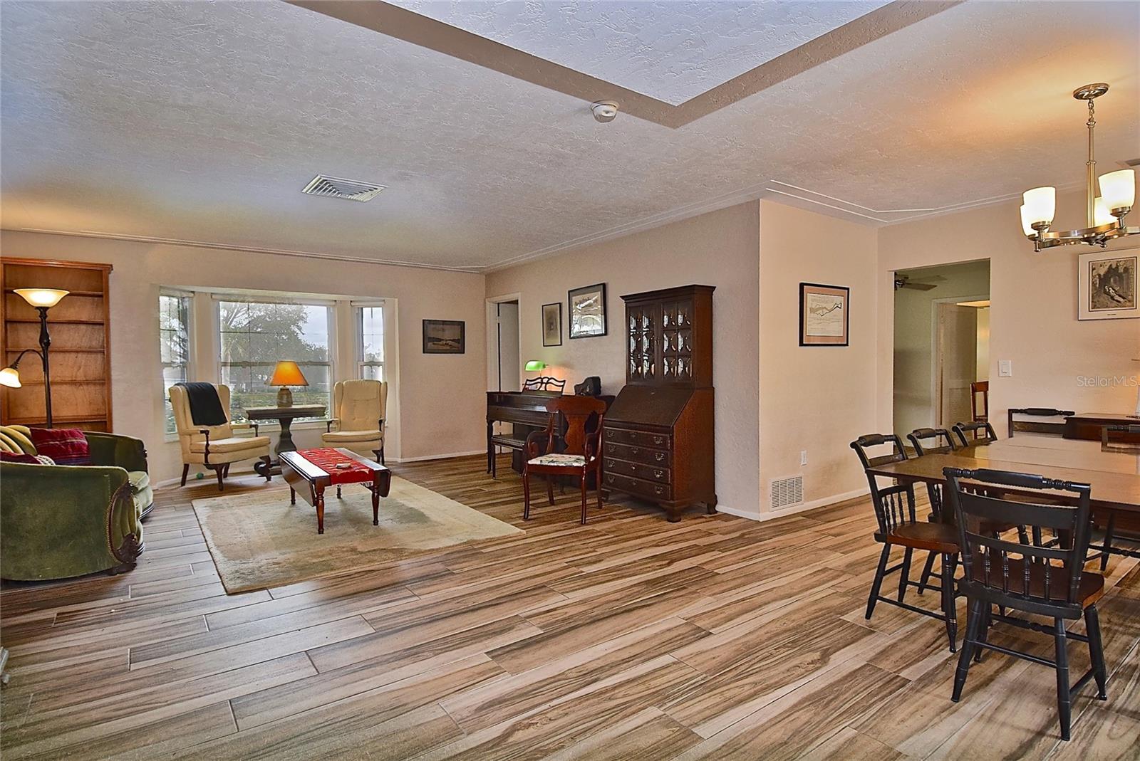 1864 MID OCEAN CIR, SARASOTA, FL, 34239