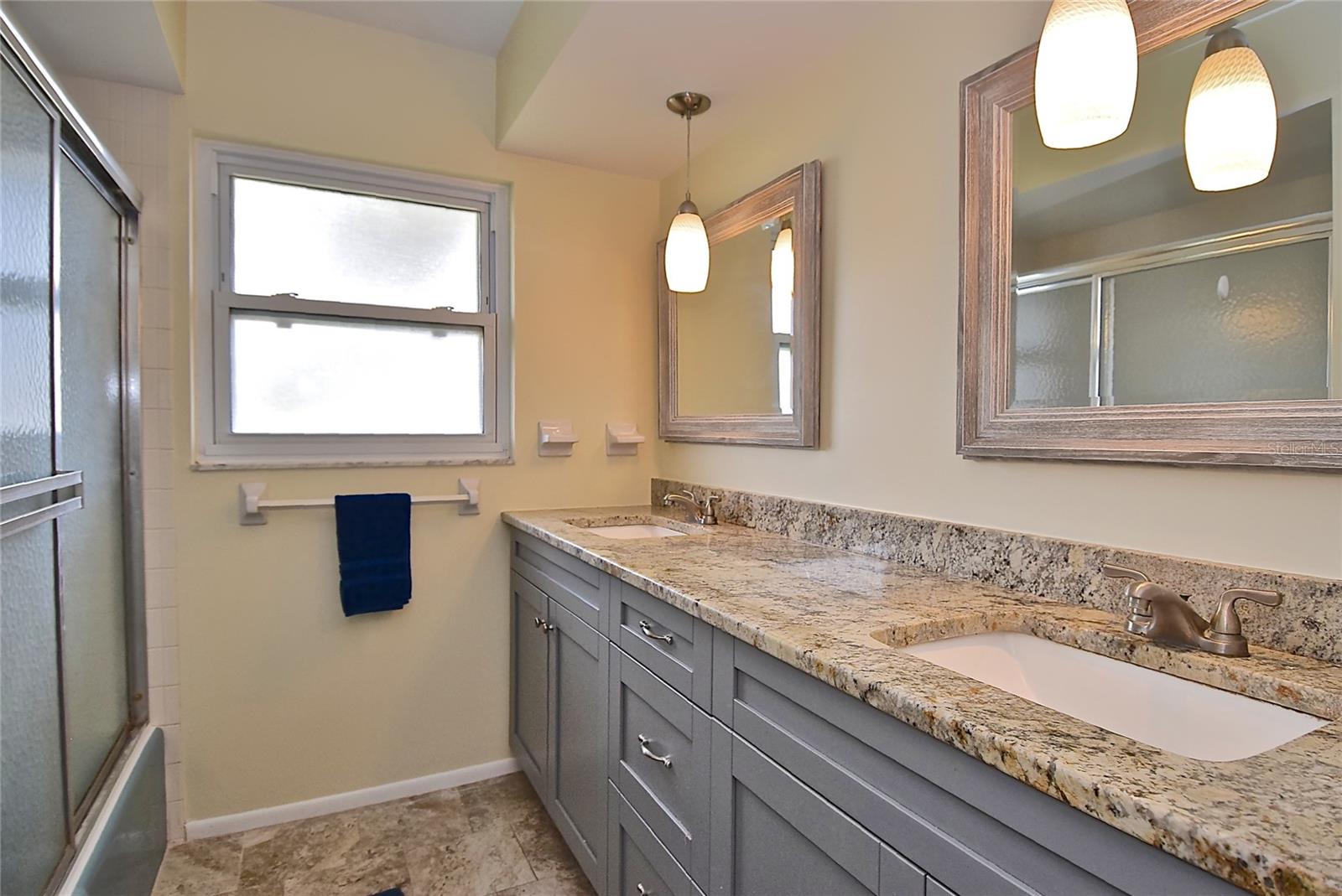 1864 MID OCEAN CIR, SARASOTA, FL, 34239