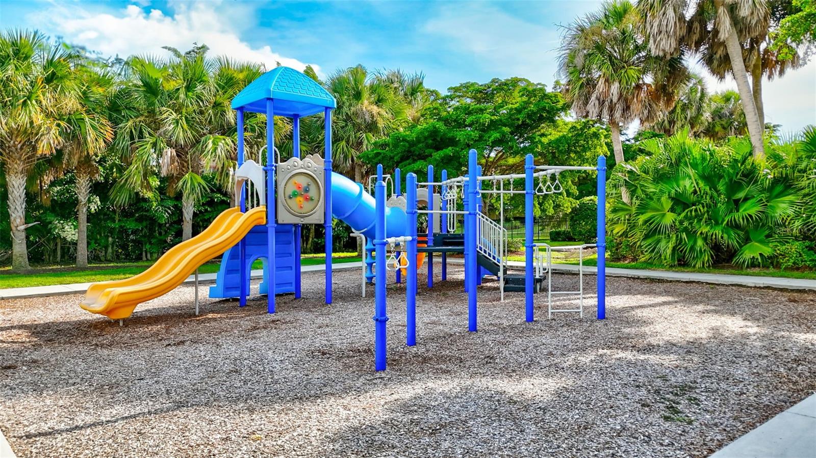 215 TOSCAVILLA BLVD, NOKOMIS, FL, 34275