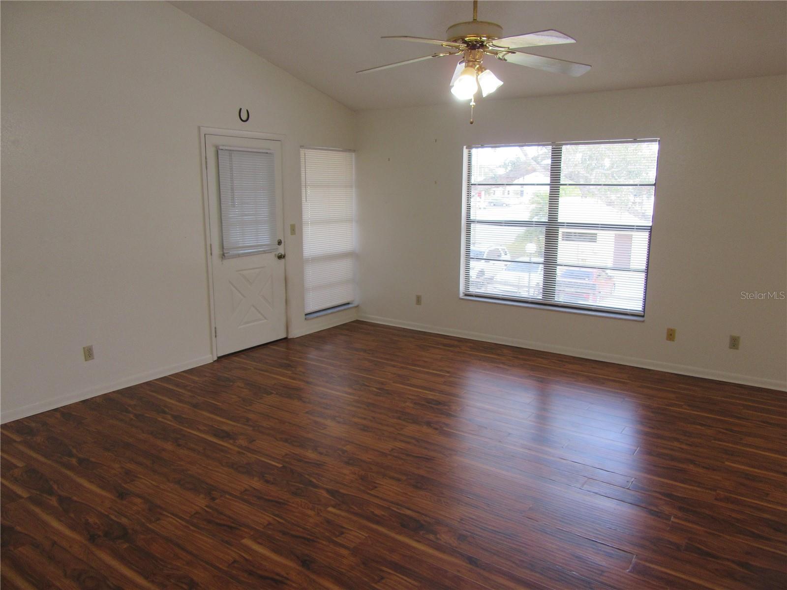 8423 SEMINOLE BLVD #202, SEMINOLE, FL, 33772