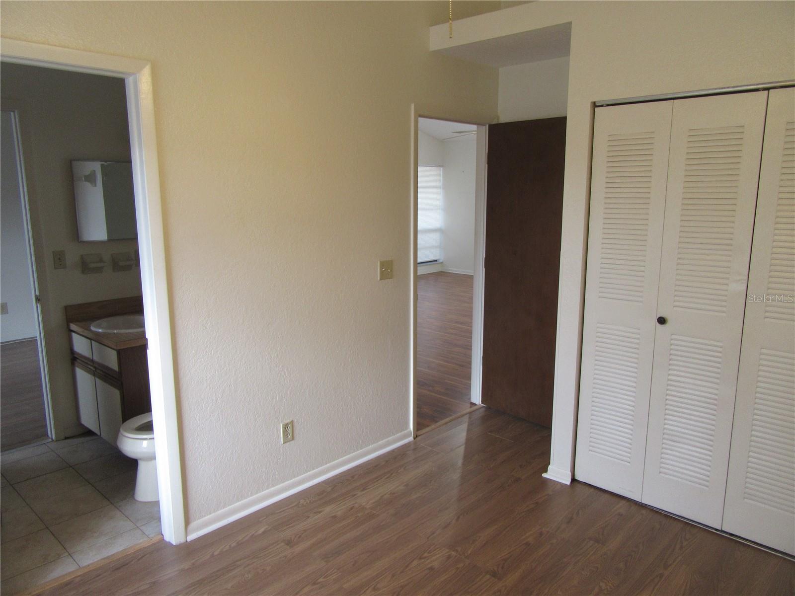 8423 SEMINOLE BLVD #202, SEMINOLE, FL, 33772
