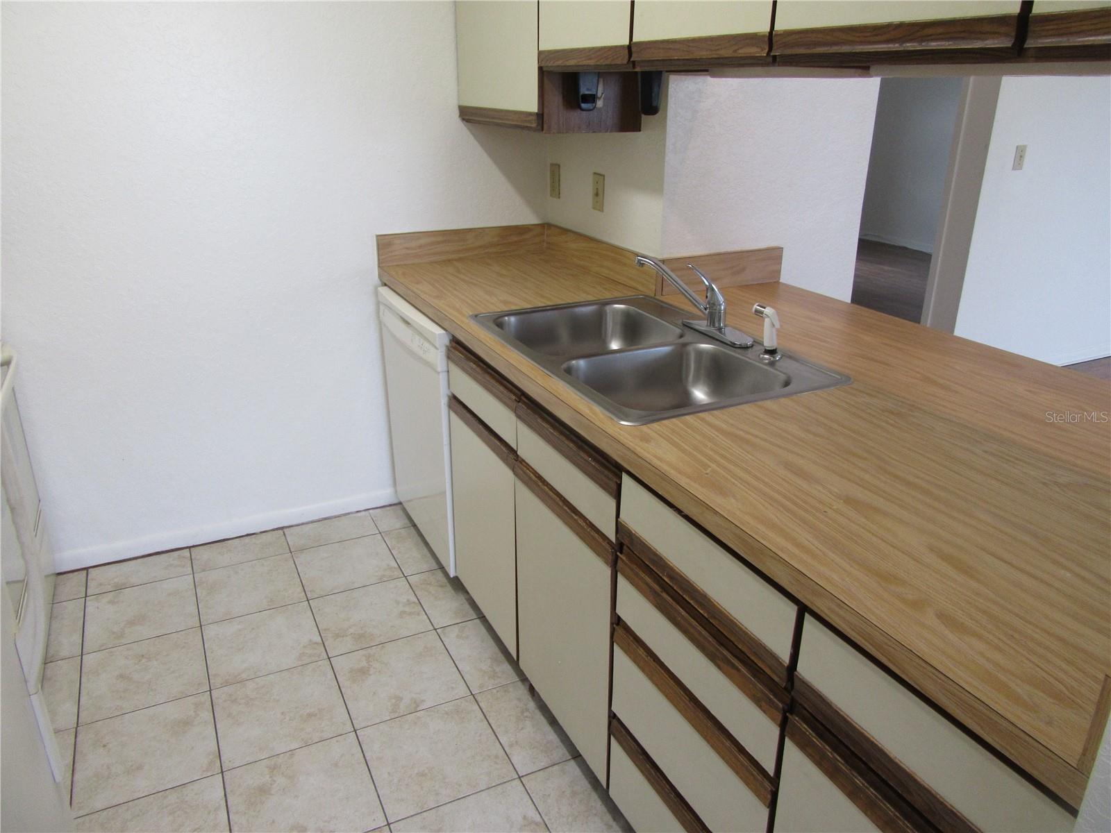 8423 SEMINOLE BLVD #202, SEMINOLE, FL, 33772