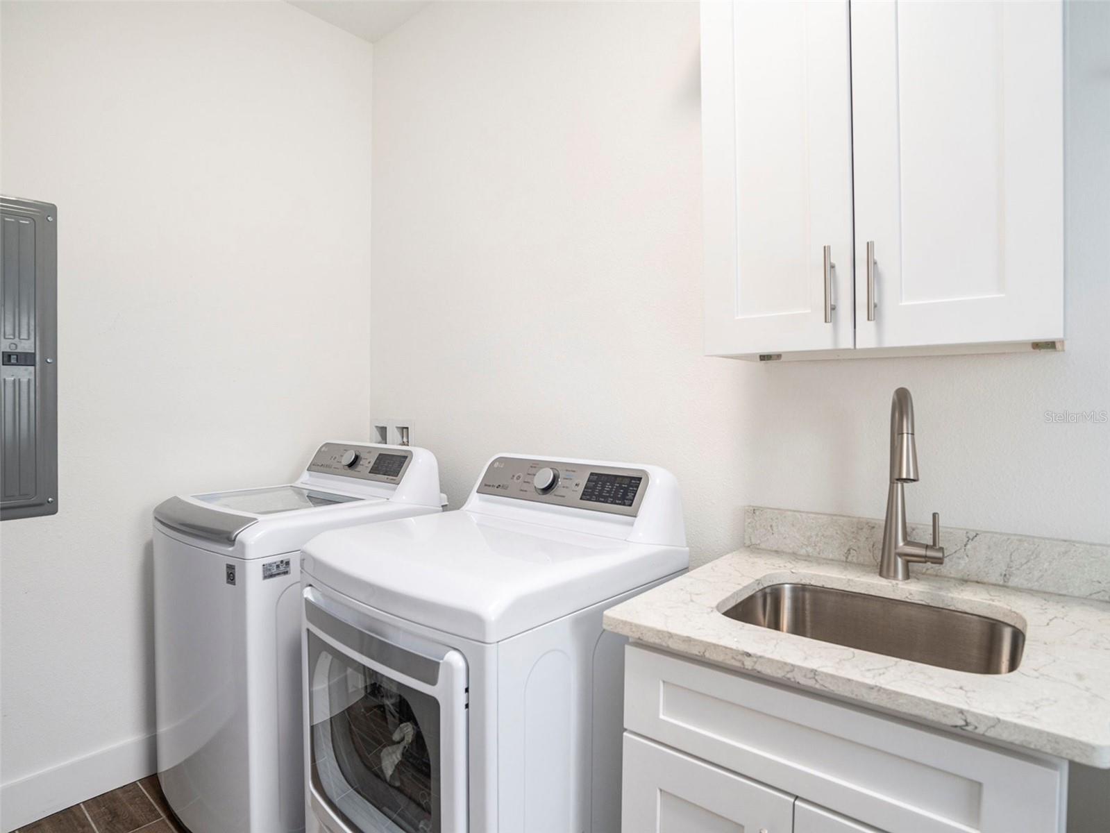 211 W BROAD ST, TAMPA, FL, 33604