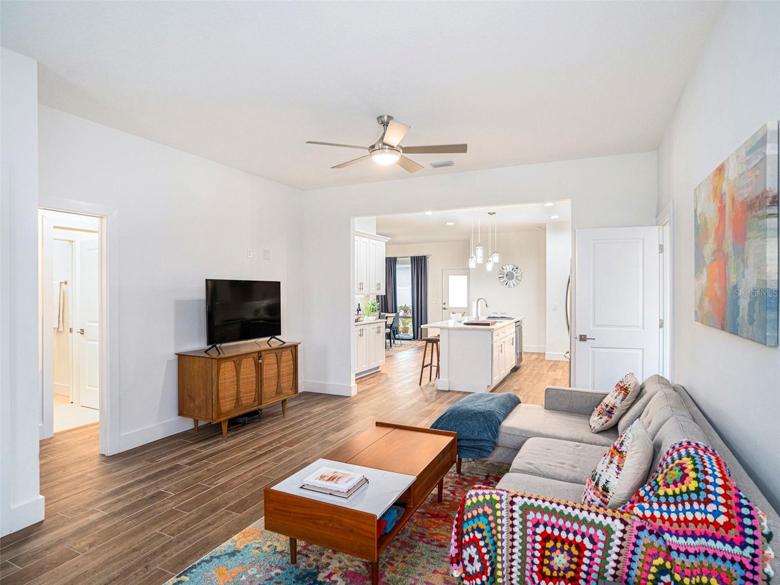 211 W BROAD ST, TAMPA, FL, 33604