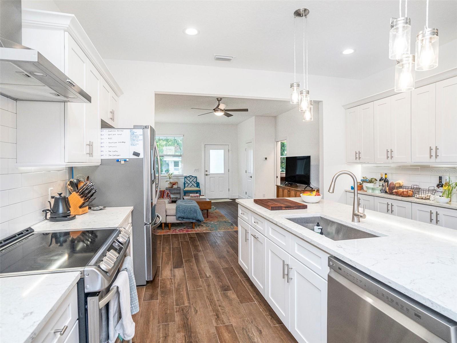 211 W BROAD ST, TAMPA, FL, 33604