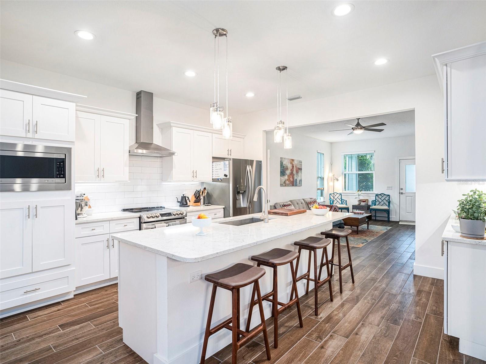 211 W BROAD ST, TAMPA, FL, 33604