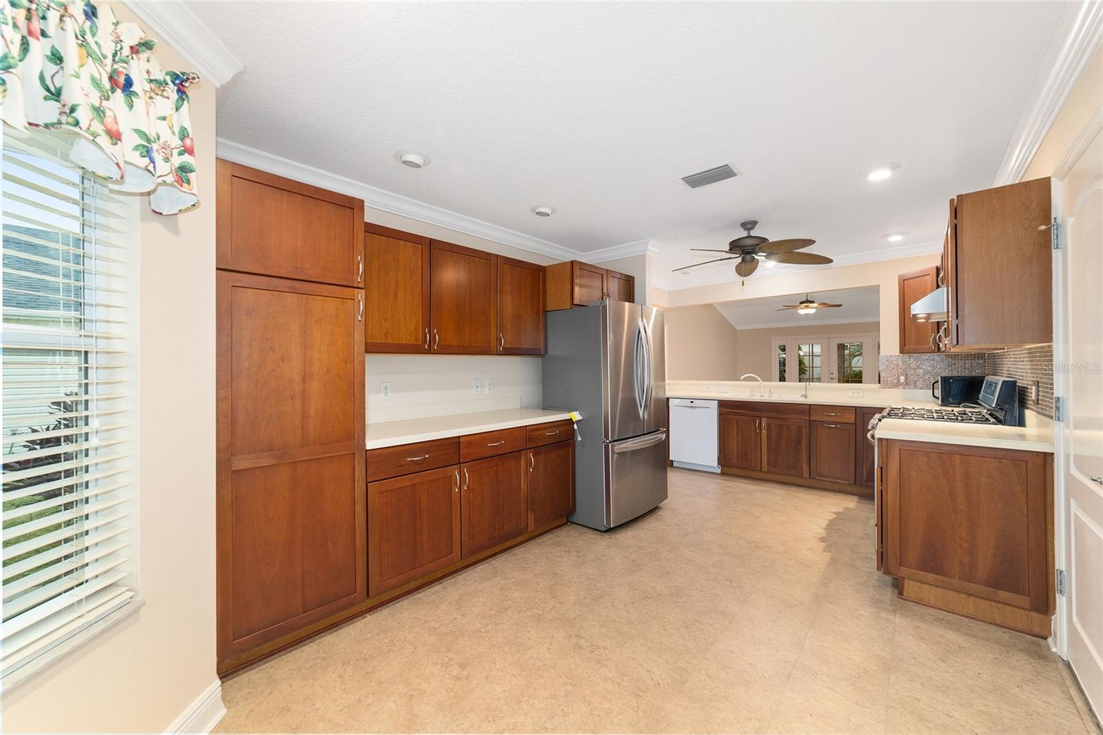1548 LORIS LOOP, THE VILLAGES, FL, 32162