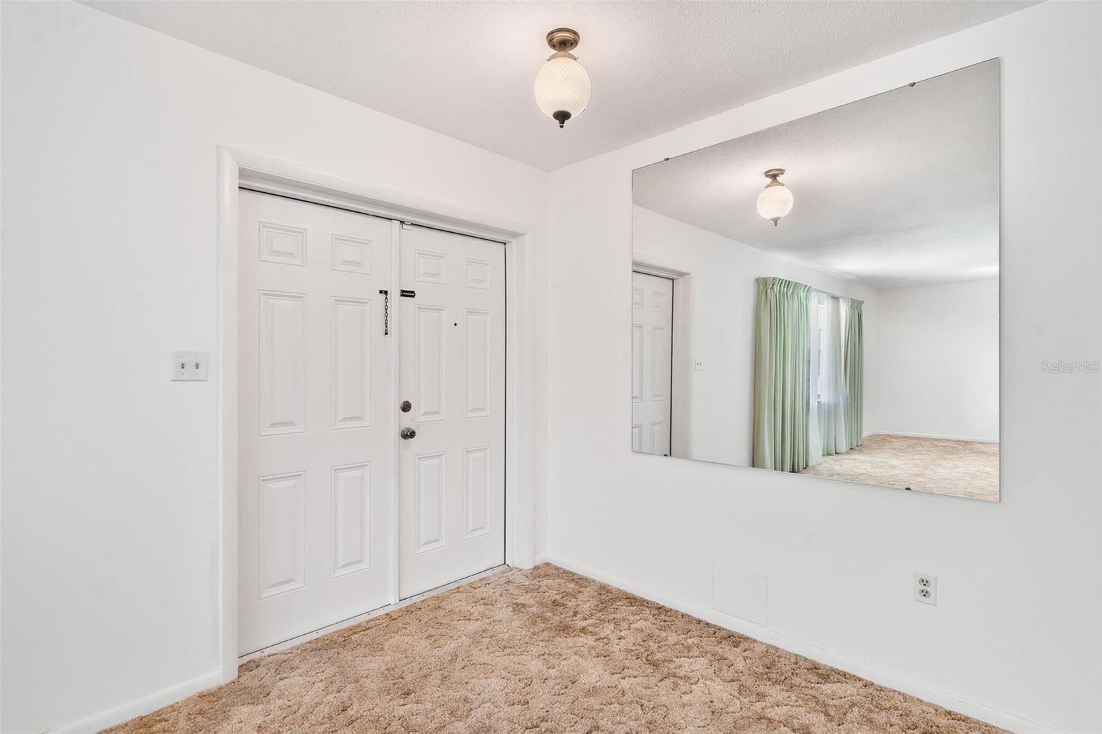 2010 HOLLYWOOD DR, LEESBURG, FL, 34748