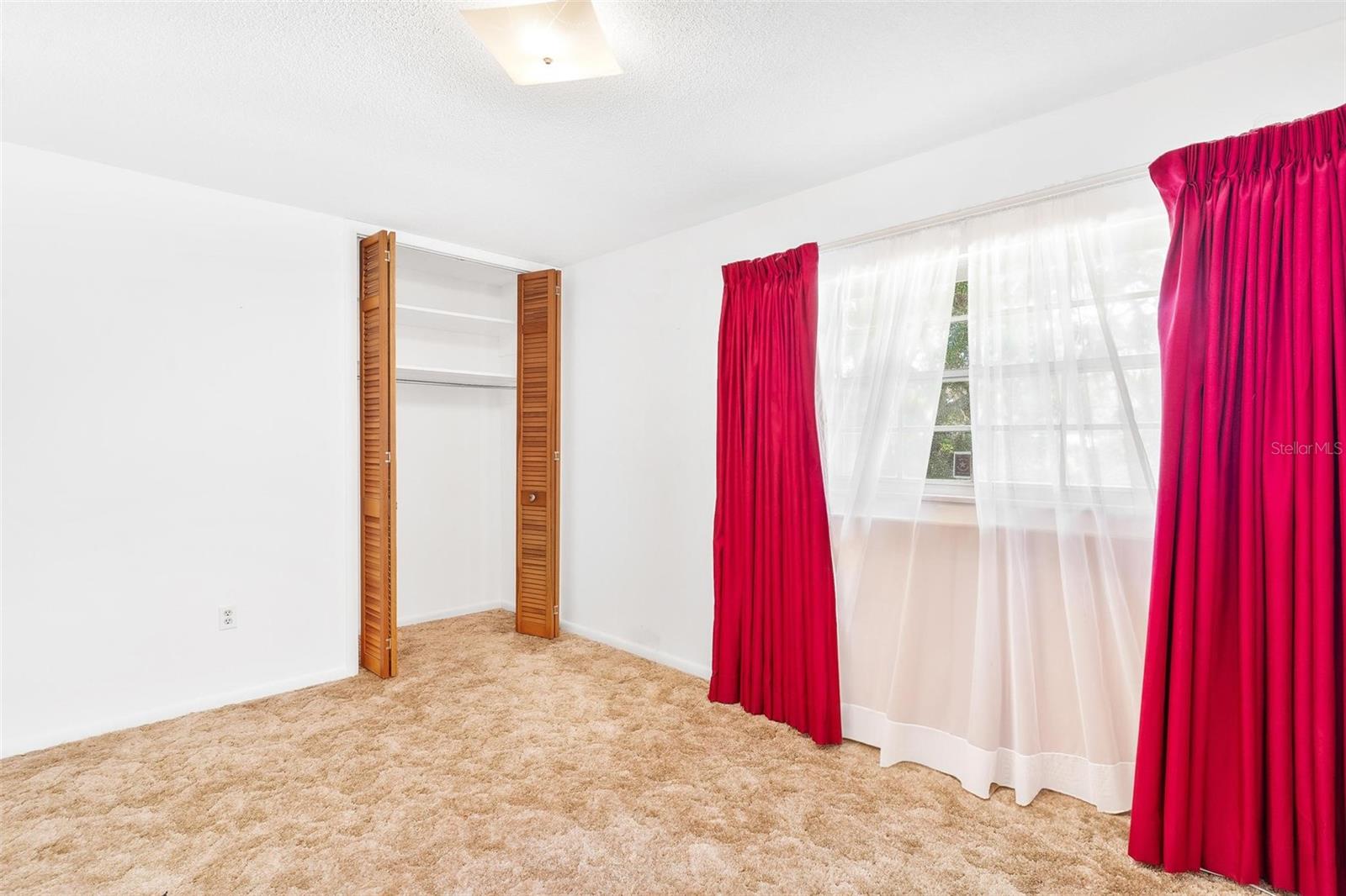 2010 HOLLYWOOD DR, LEESBURG, FL, 34748