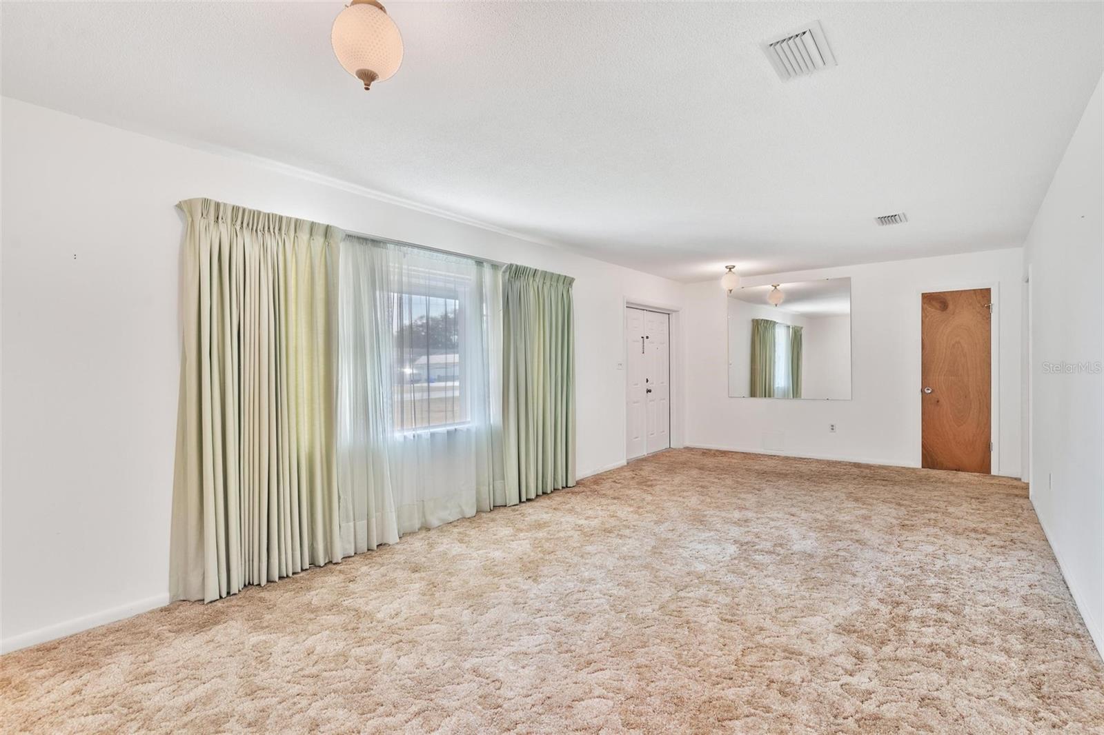 2010 HOLLYWOOD DR, LEESBURG, FL, 34748