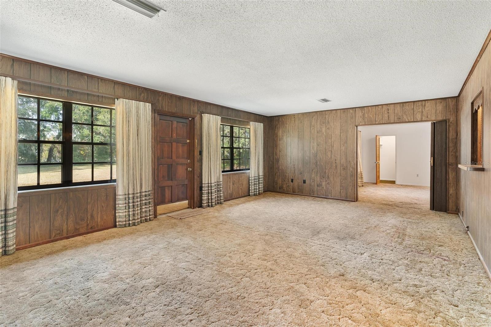 2010 HOLLYWOOD DR, LEESBURG, FL, 34748