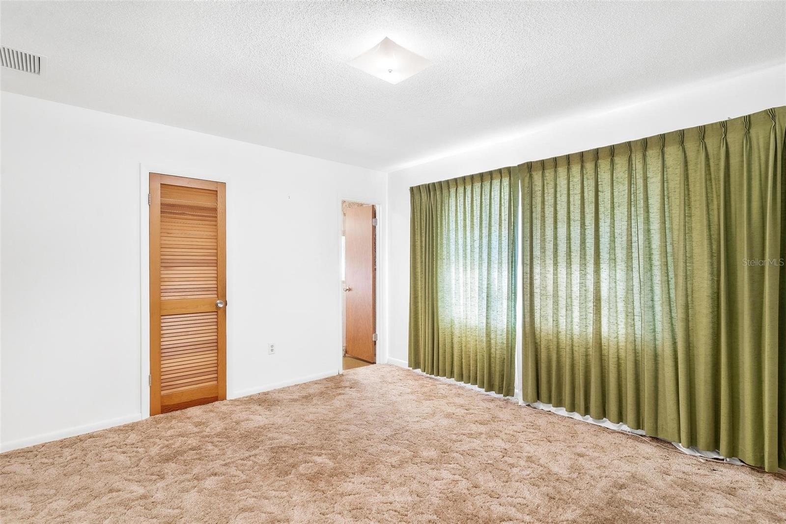 2010 HOLLYWOOD DR, LEESBURG, FL, 34748