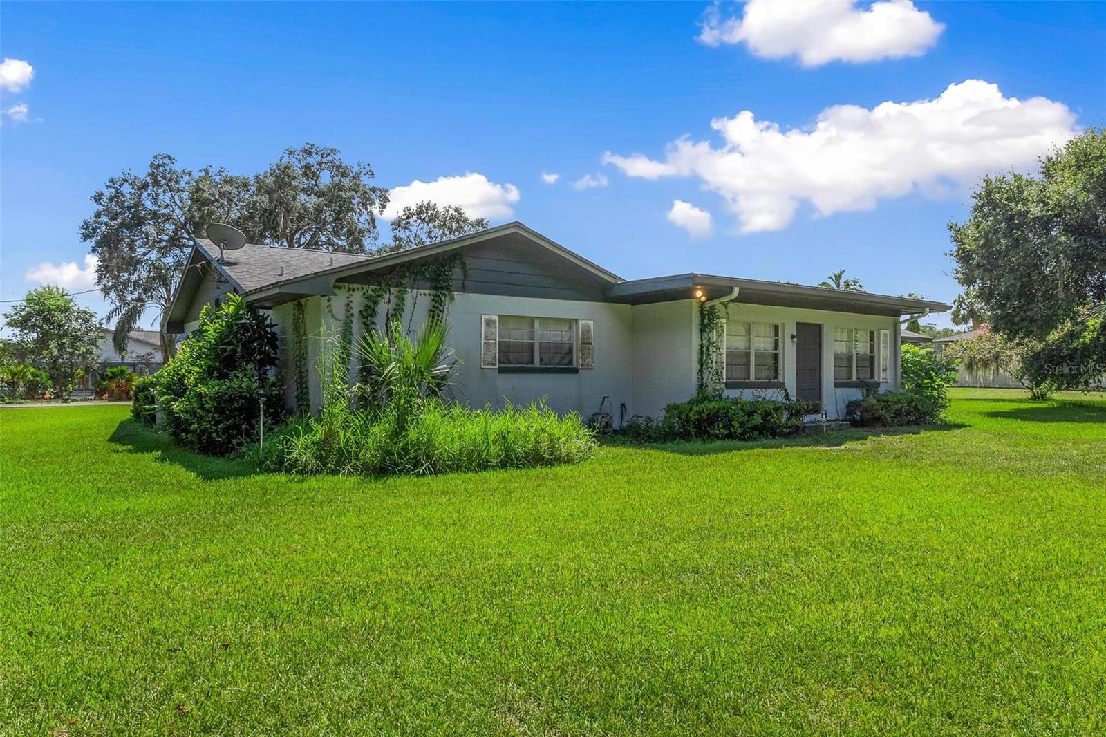 2010 HOLLYWOOD DR, LEESBURG, FL, 34748