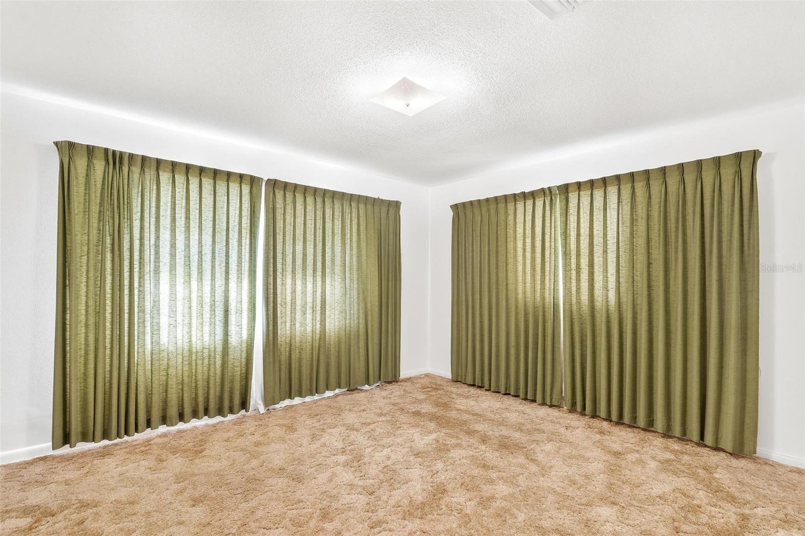2010 HOLLYWOOD DR, LEESBURG, FL, 34748