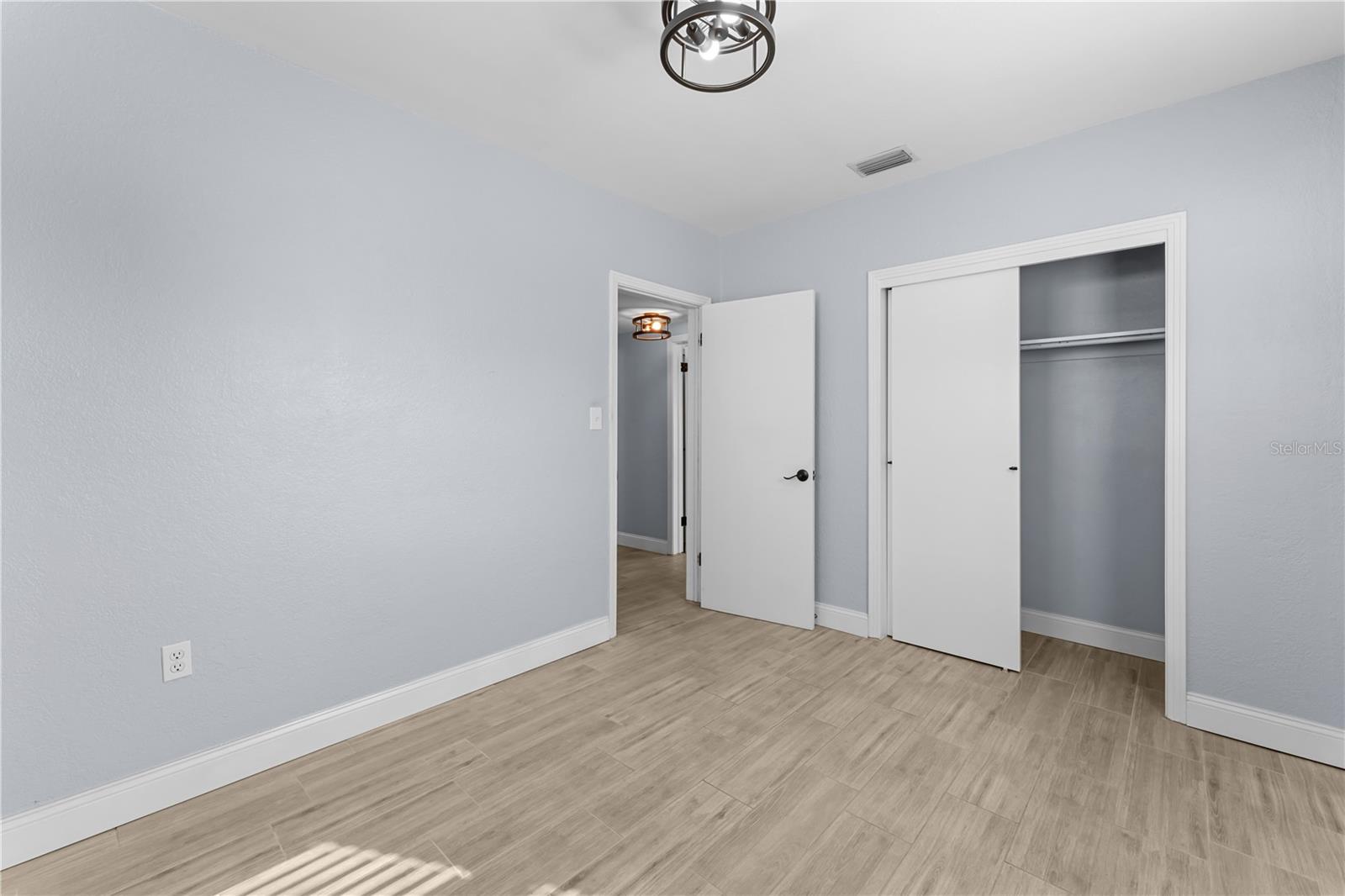 11002 N OAKLEAF AVE, TAMPA, FL, 33612