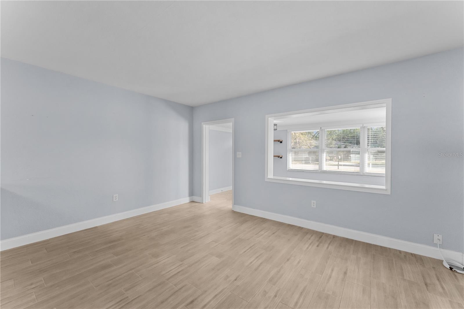 11002 N OAKLEAF AVE, TAMPA, FL, 33612