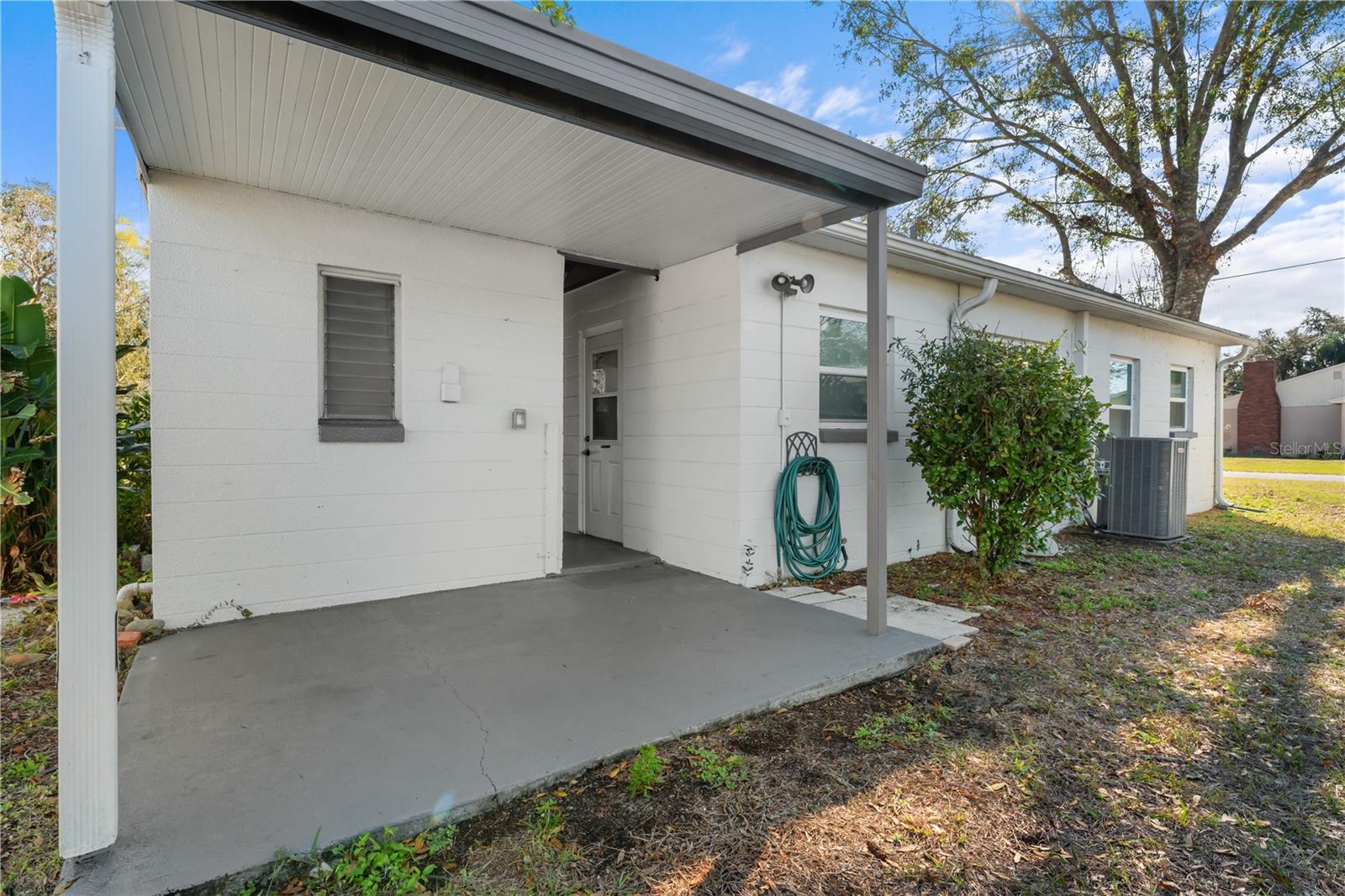 11002 N OAKLEAF AVE, TAMPA, FL, 33612