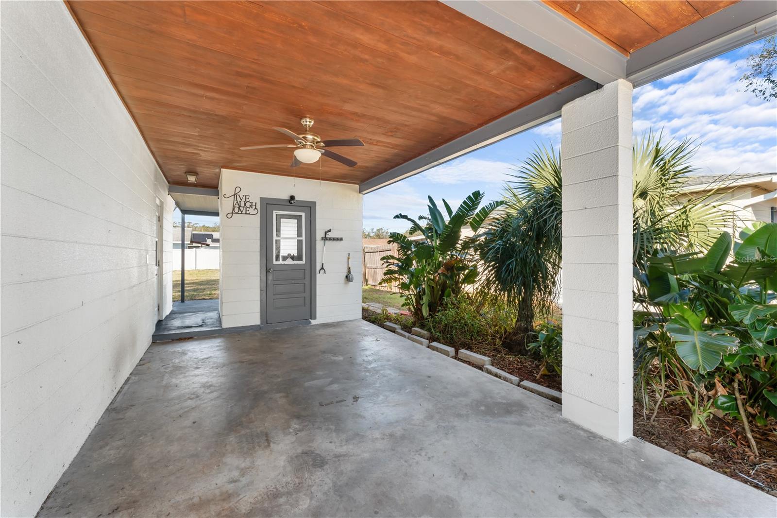 11002 N OAKLEAF AVE, TAMPA, FL, 33612