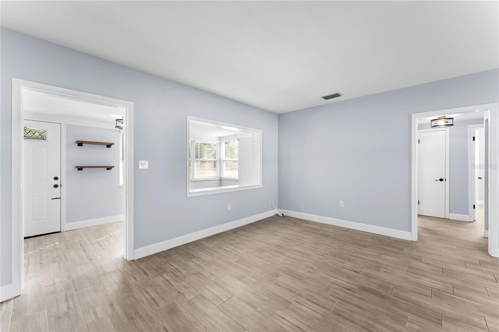 11002 N OAKLEAF AVE, TAMPA, FL, 33612