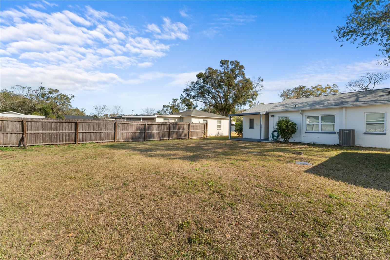 11002 N OAKLEAF AVE, TAMPA, FL, 33612