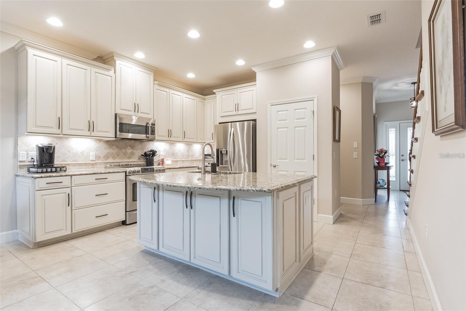 8726 TERRACINA LAKE DR, TAMPA, FL, 33625
