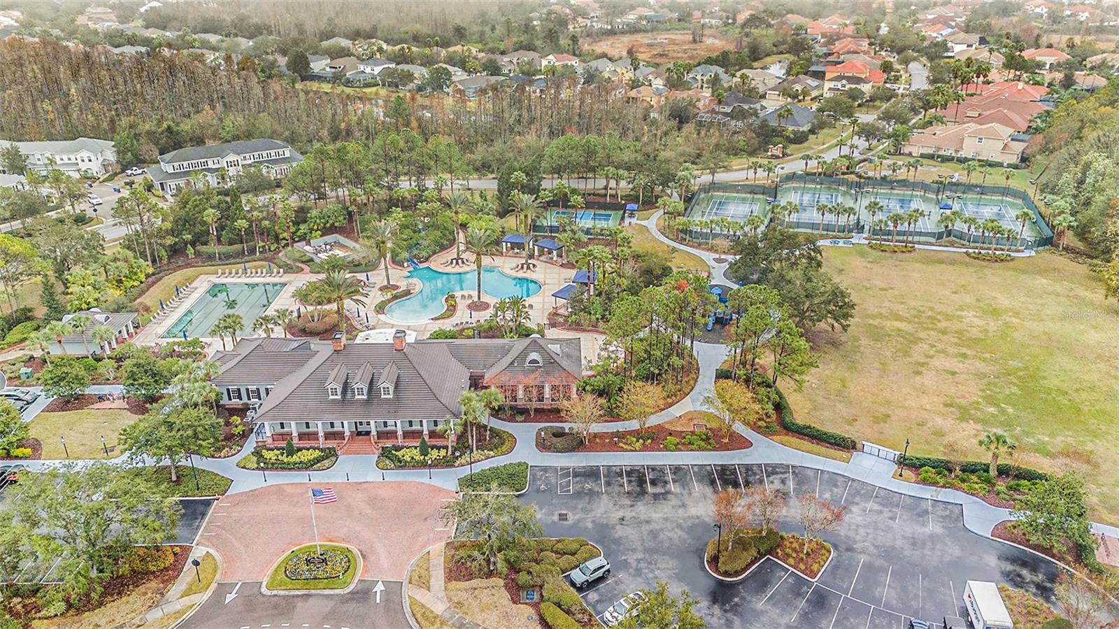 8110 HAMPTON VIEW LN, TAMPA, FL, 33647