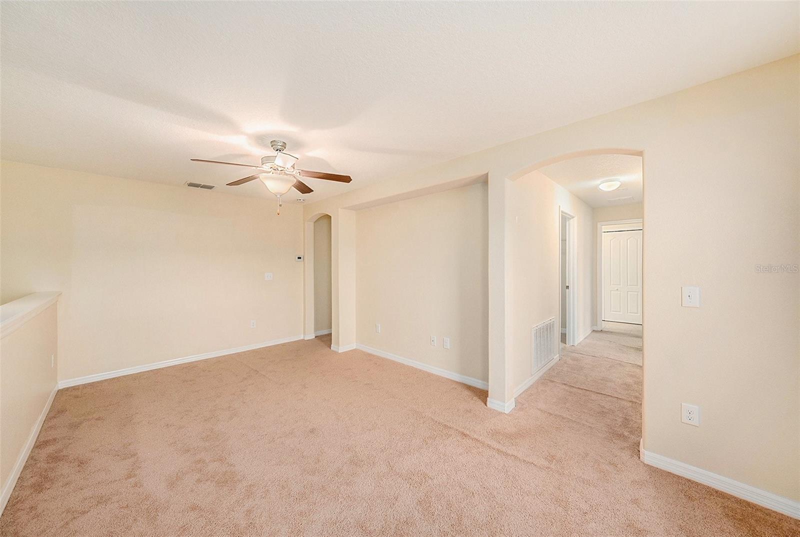 8110 HAMPTON VIEW LN, TAMPA, FL, 33647