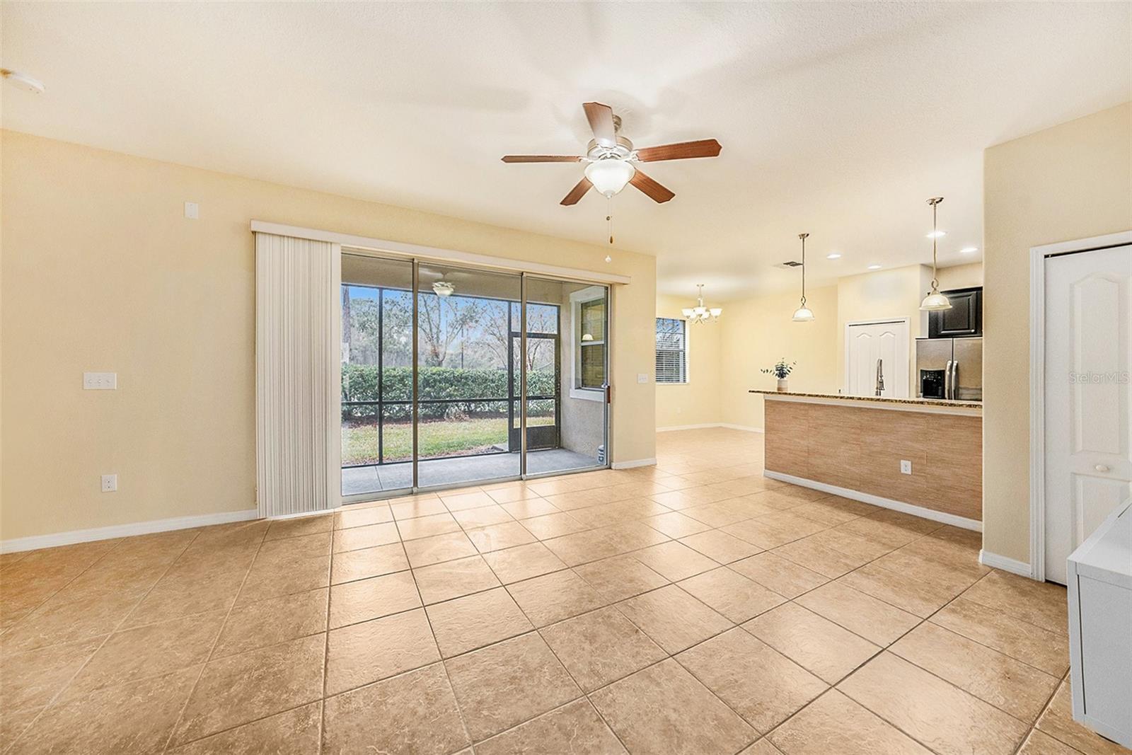 8110 HAMPTON VIEW LN, TAMPA, FL, 33647