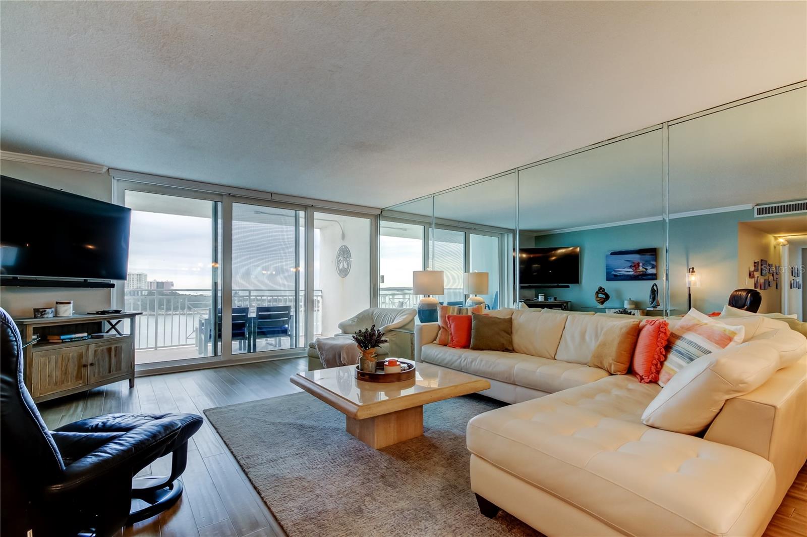 675 S GULFVIEW BLVD #1001, CLEARWATER BEACH, FL, 33767